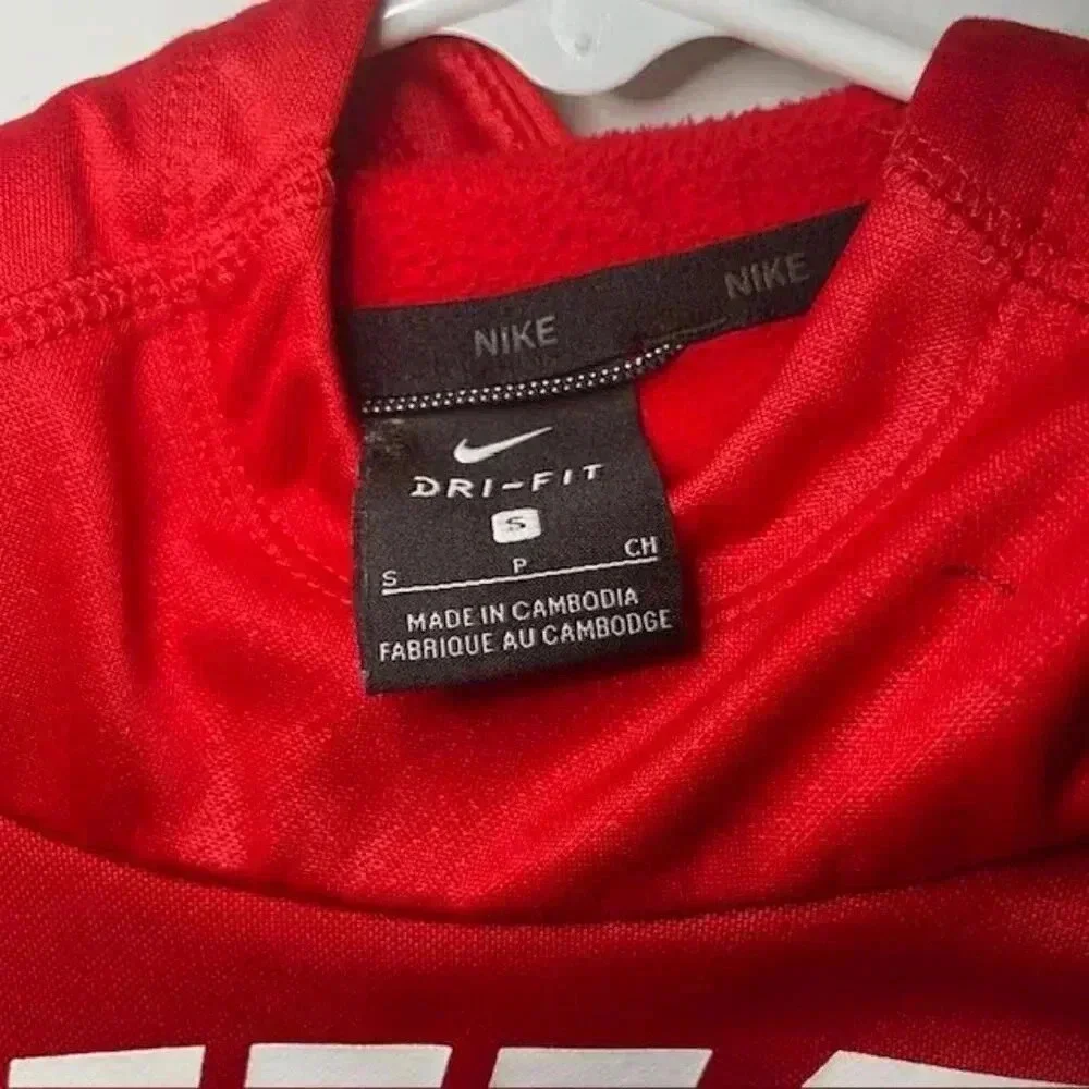 Red Nike Therma Boys Dri-FIT Camo Pullover Hoodie Size Small (4-5)